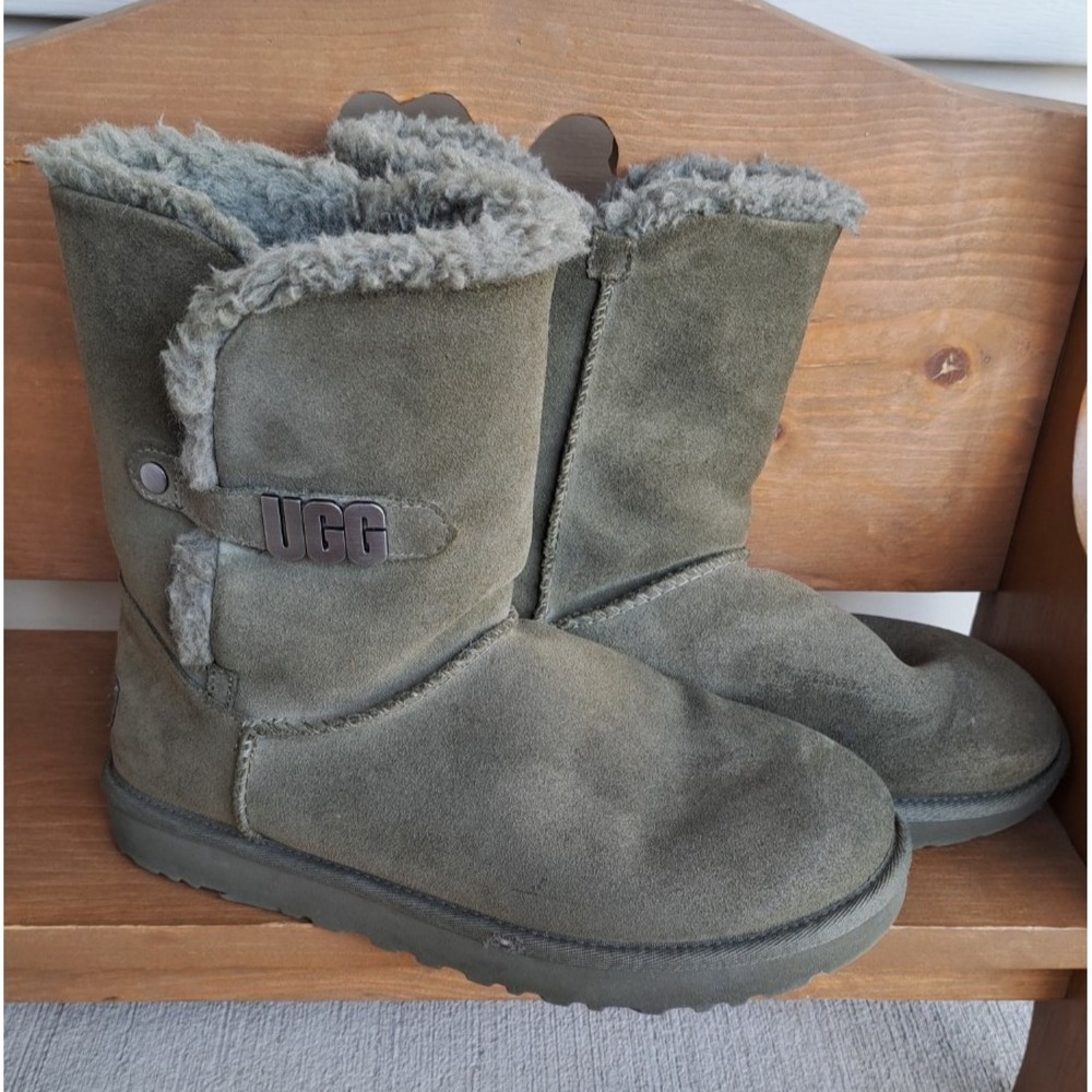 UGG Bailey Graphic Logo Strap Mid Calf Boots Women Size 9 Olive Green